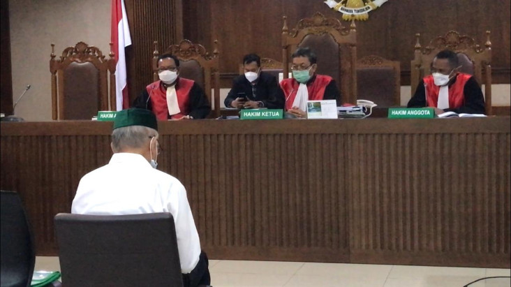 Kivlan Zen Dituntut...
