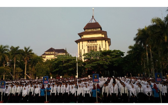 1.723 Mahasiswa S2-S3...