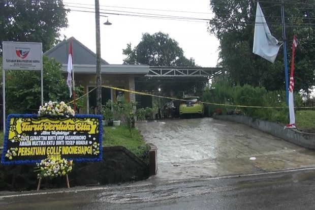 Ibu dan Anak Gadisnya...