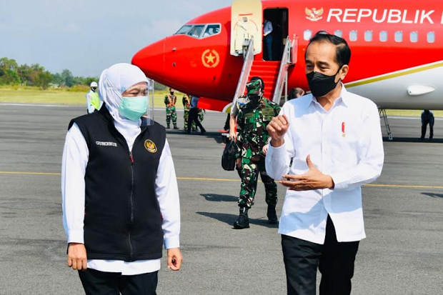 Di Hadapan Presiden,...