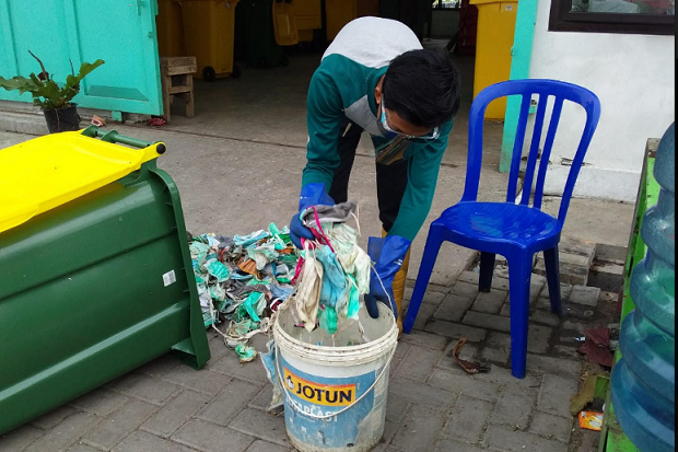 Wow, Sebulan Sampah...