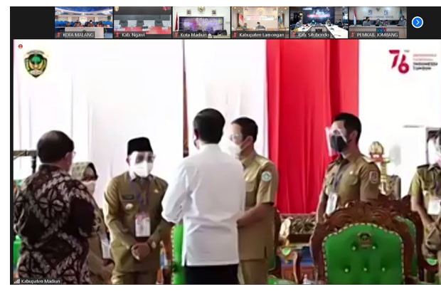 Sempat Berdialog dengan...