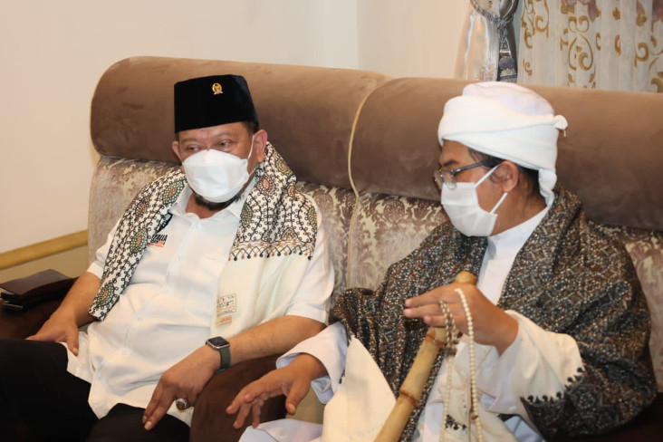 Ketua DPD RI Dapat Ijazah...