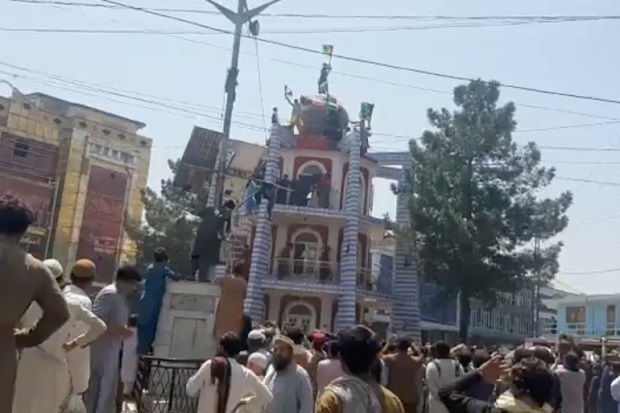 Hakim Afghanistan: Taliban...