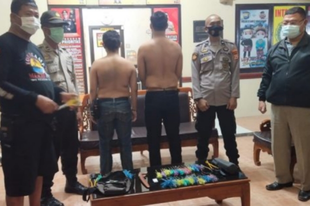 Bawa Badik dan Puluhan...