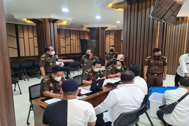 Dua Polisi Tersangka...