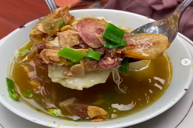 Nikmatnya Cicipi Lontong...