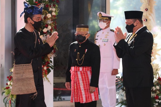 Berkat Jokowi Baju Adat...
