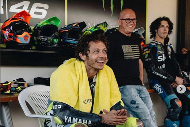 Valentino Rossi Disarankan...