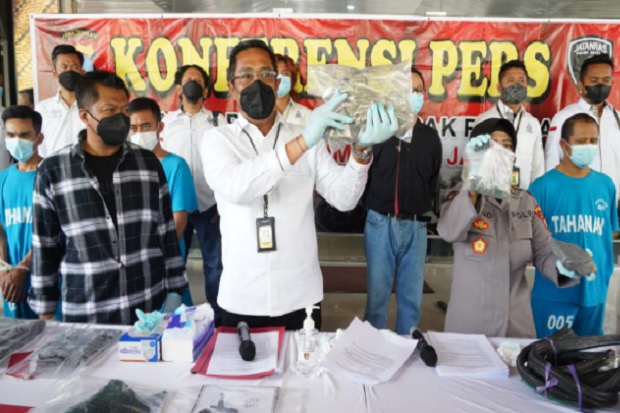 Beraksi 297 Kali, Ini...