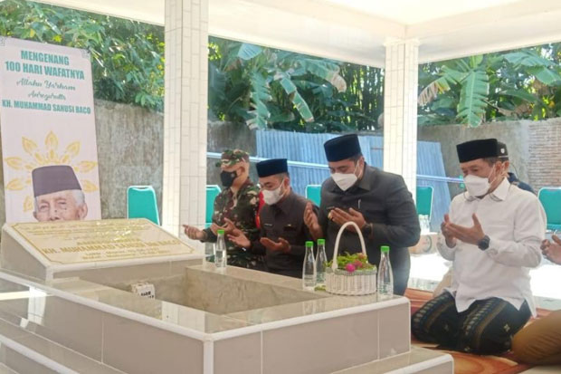 100 Hari Wafat, Bupati...