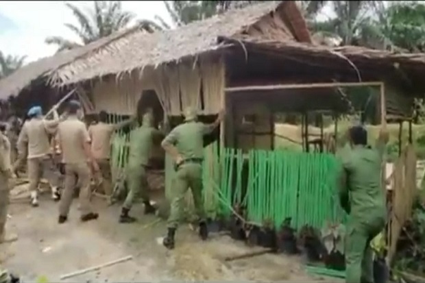 Jadi Tempat Berhubungan...