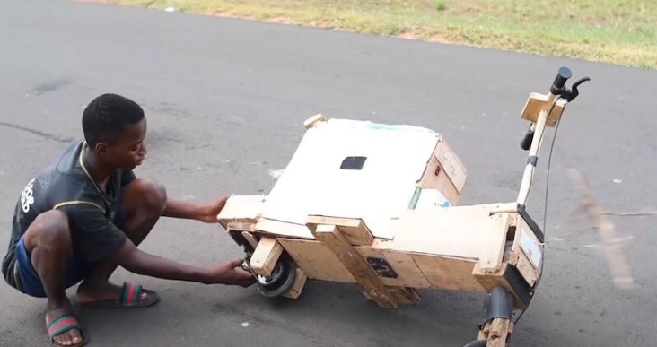 Motor Listrik dari Kayu...