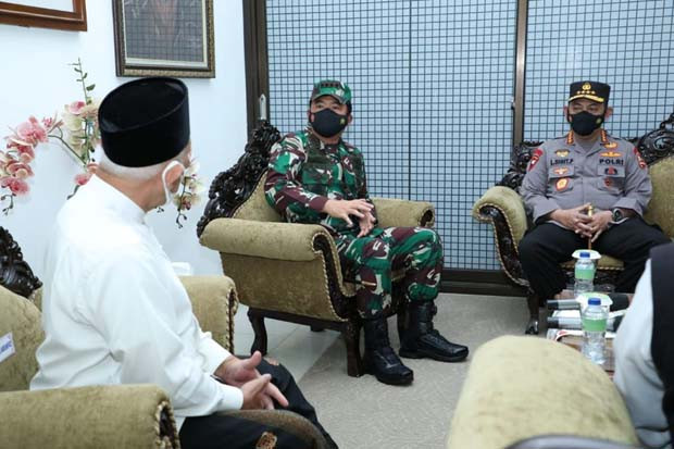 Panglima TNI- Kapolri...