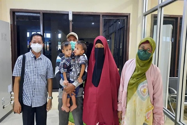 Hampir Dua Tahun Menunggu,...
