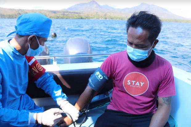 Jemput Bola, Polisi...