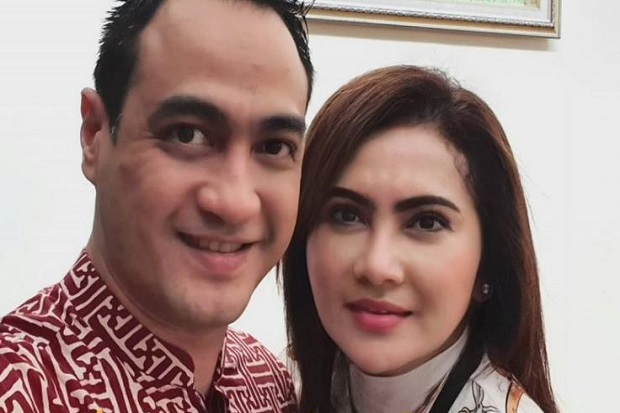 Hadiri Sidang Cerai,...