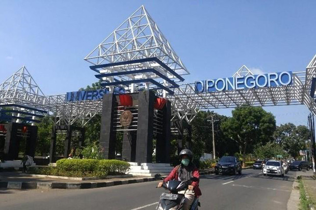 Undip Bantu Anak Nelayan...