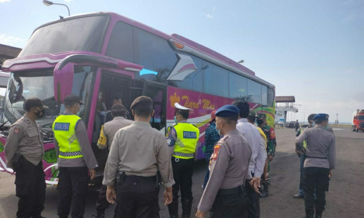 Penumpang Satu Bus Diamankan...