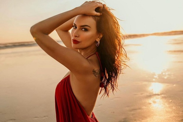 Sophia Latjuba Pakai...