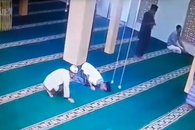 Detik-detik Seorang...