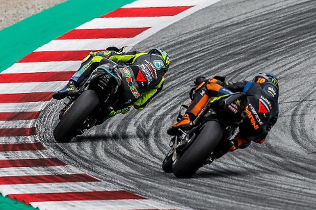 Senang Karakter Silverstone,...