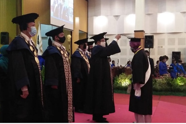 UNY Wisuda 1250 Sarjana...