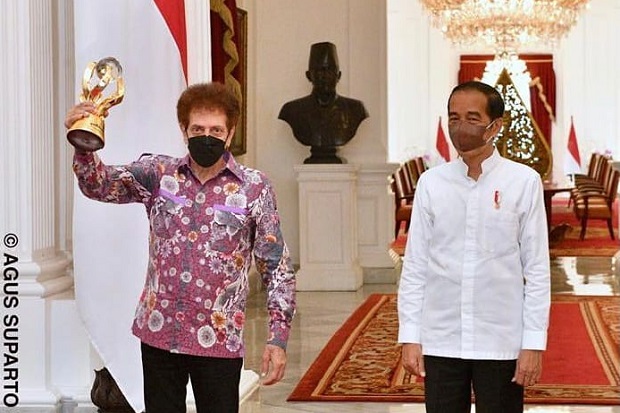 God Bless Gelar Konser...