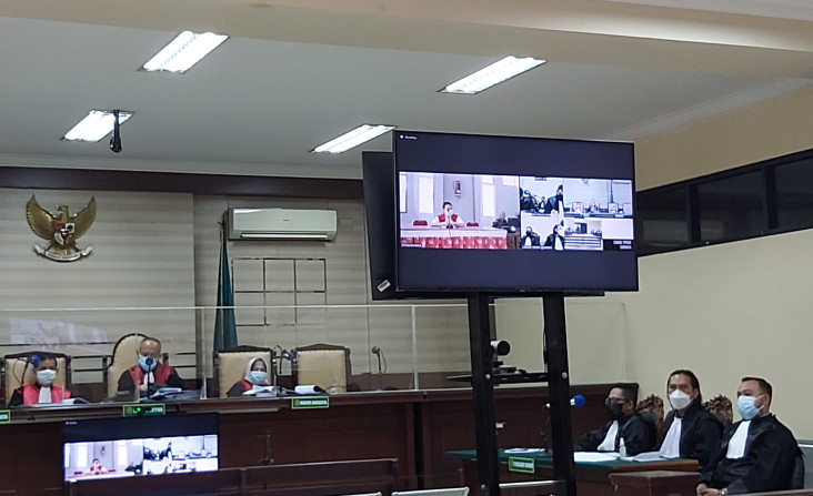 Jalani Sidang Perdana,...