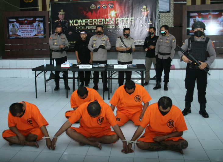 Ditangkap Bawa Sabu,...