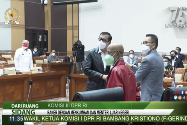 Menkumham Ajukan Pembuatan...