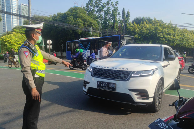 Sanksi Tilang Ganjil...