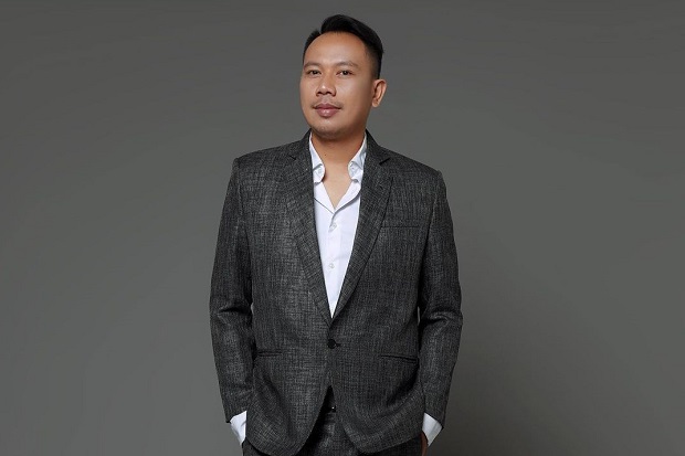 Vicky Prasetyo Berduka,...