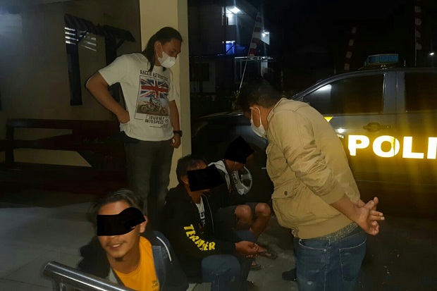 Mabuk dan Ugal-ugalan,...