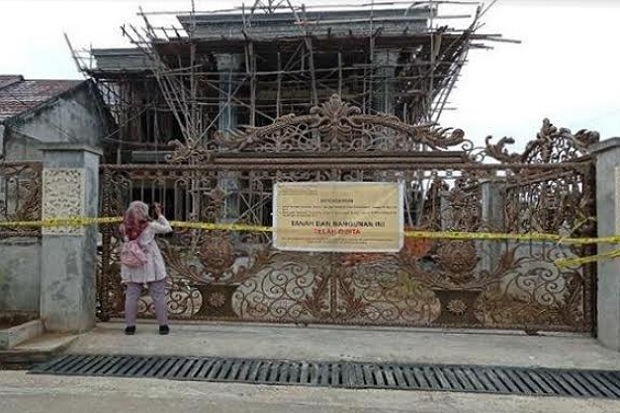 Rumah Mewah Tersangka...
