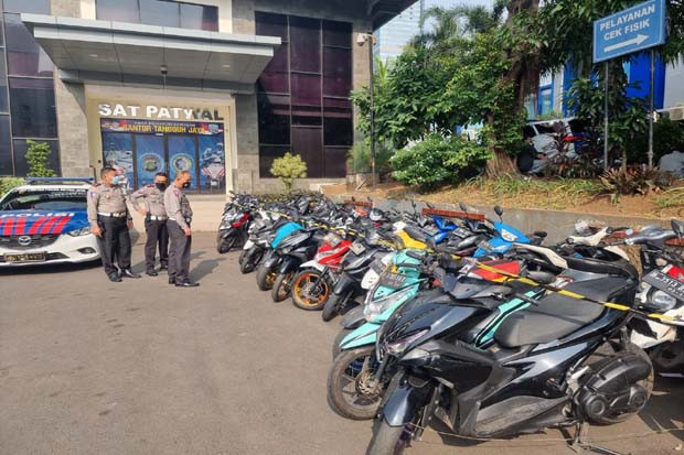 Bubarkan Aksi Balapan...