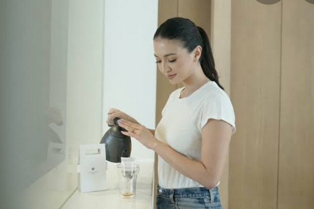 Ultah Kedua, Kedai Kopi...