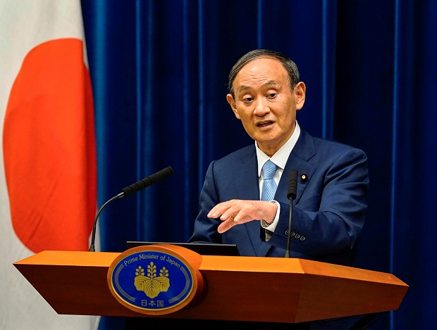 Yoshihide Suga akan...