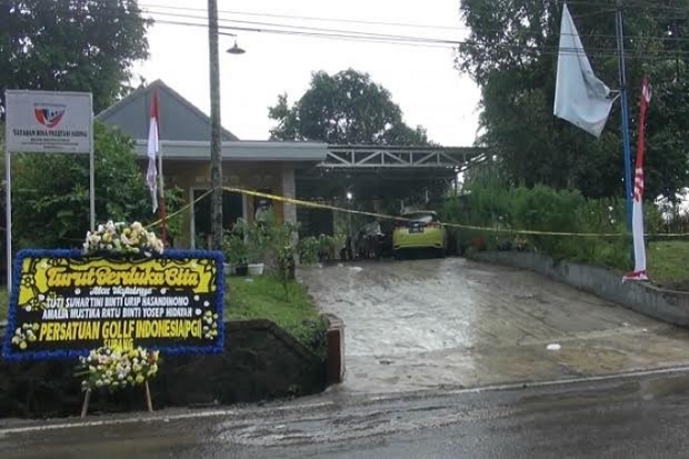 Ibu dan Anak Gadisnya...