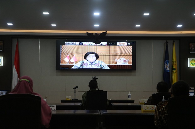 Sri Mulyani Persilakan...