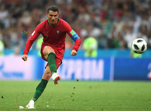 Teknik Dasar Sepak Bola:...