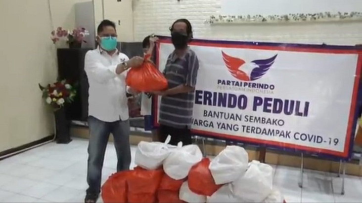 Gerkindo Bagikan Sembako...