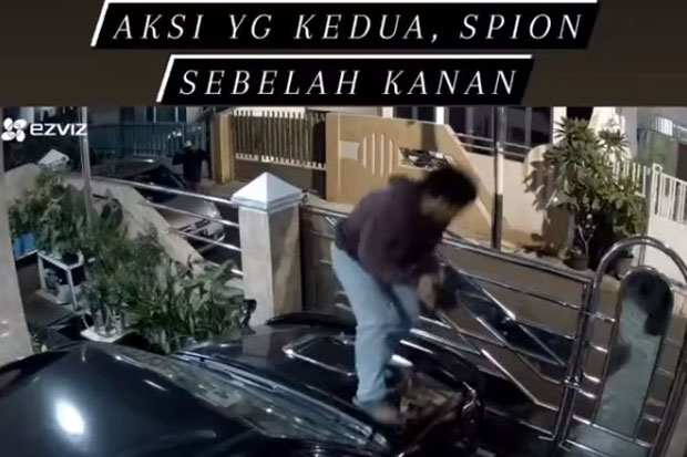Panjat Pagar, Spion...