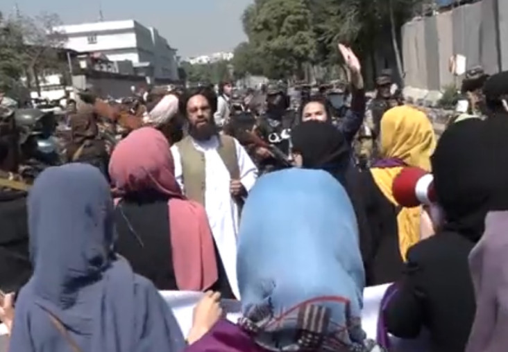 Taliban Tembakkan Gas...