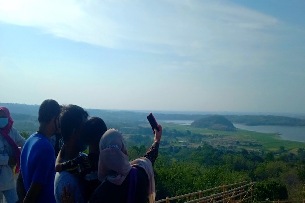 Indahnya Bukit Cinta...