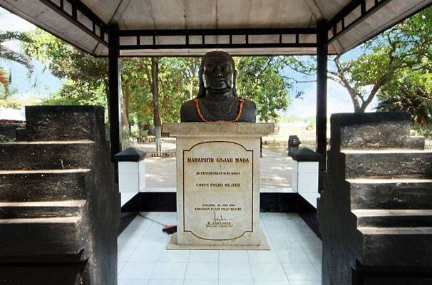 Gajah Mada dan 5 Makam...