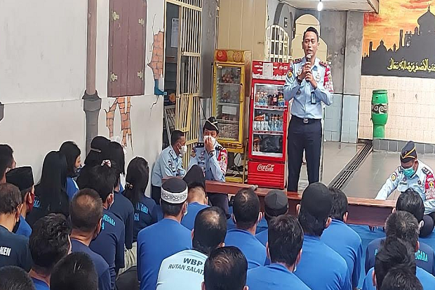 Bebas Sampaikan Aspirasi,...