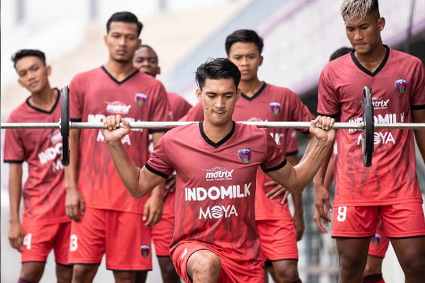 Lawan Persib, Persita...
