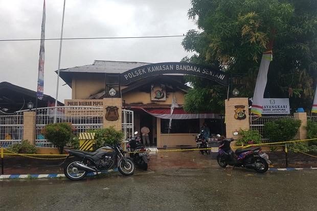 Gedung di Belakang Kantor...