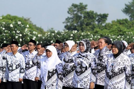 Tak Adil, Perhimpunan...